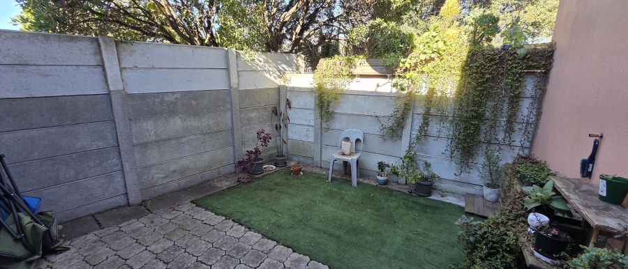 To Let 1 Bedroom Property for Rent in Morgenster Western Cape